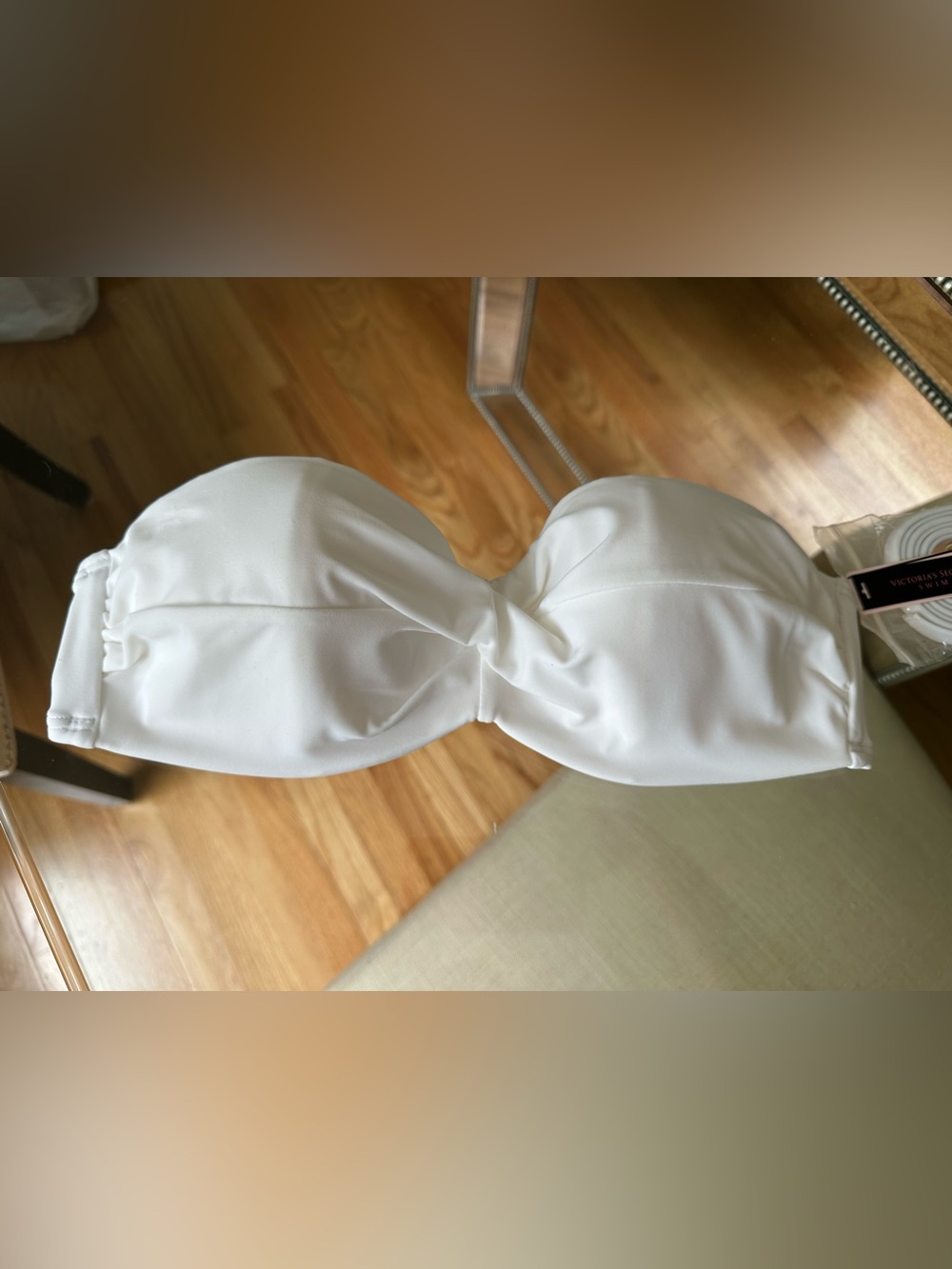 ✨NWT✨ Victoria's Secret White Bikini Top Twist-Front Strapless Bandeau